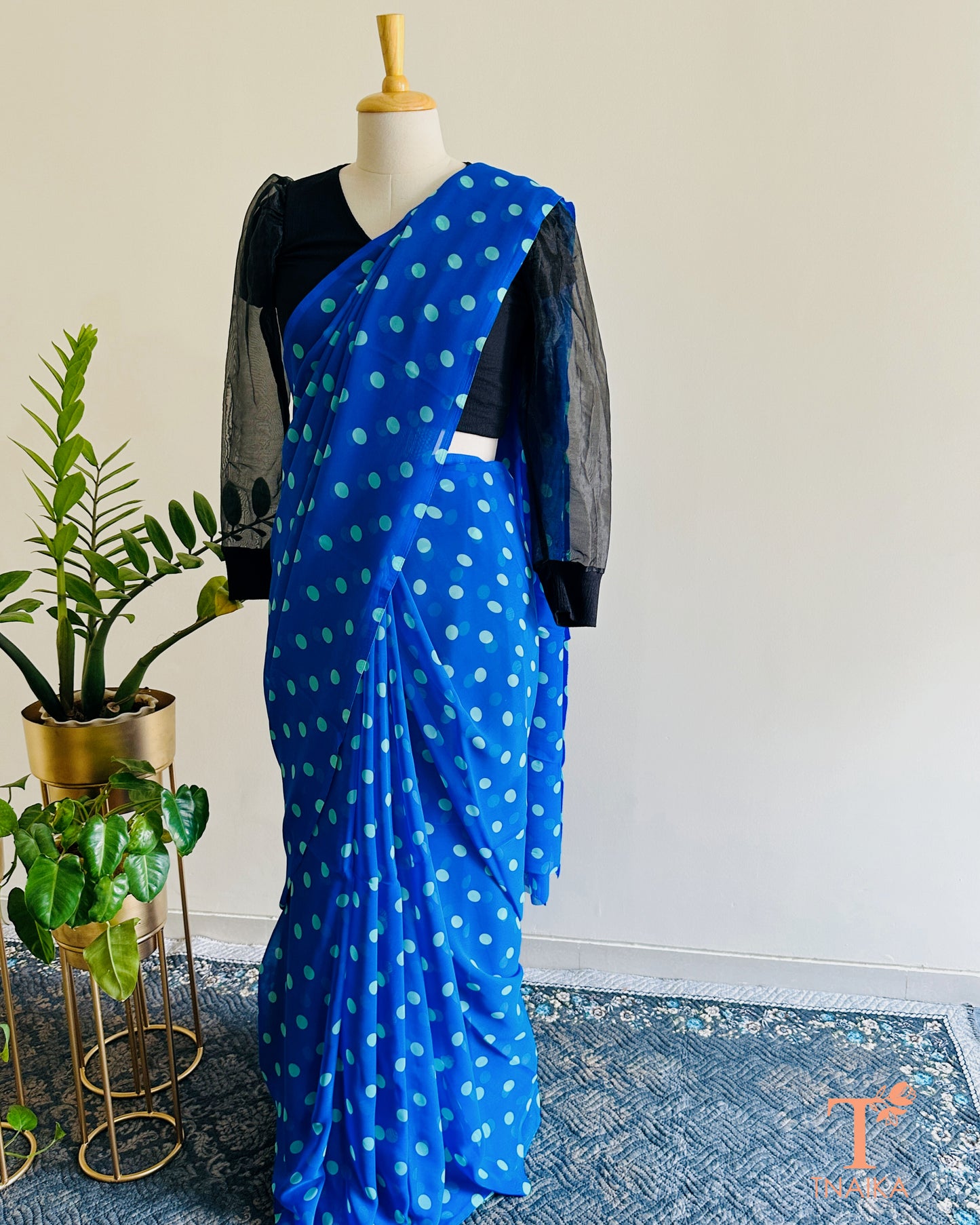 Classic georgette saree with polka dot pattern for women