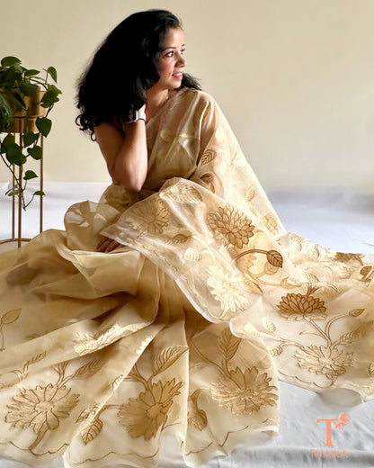 Premium organza saree with scalloped border