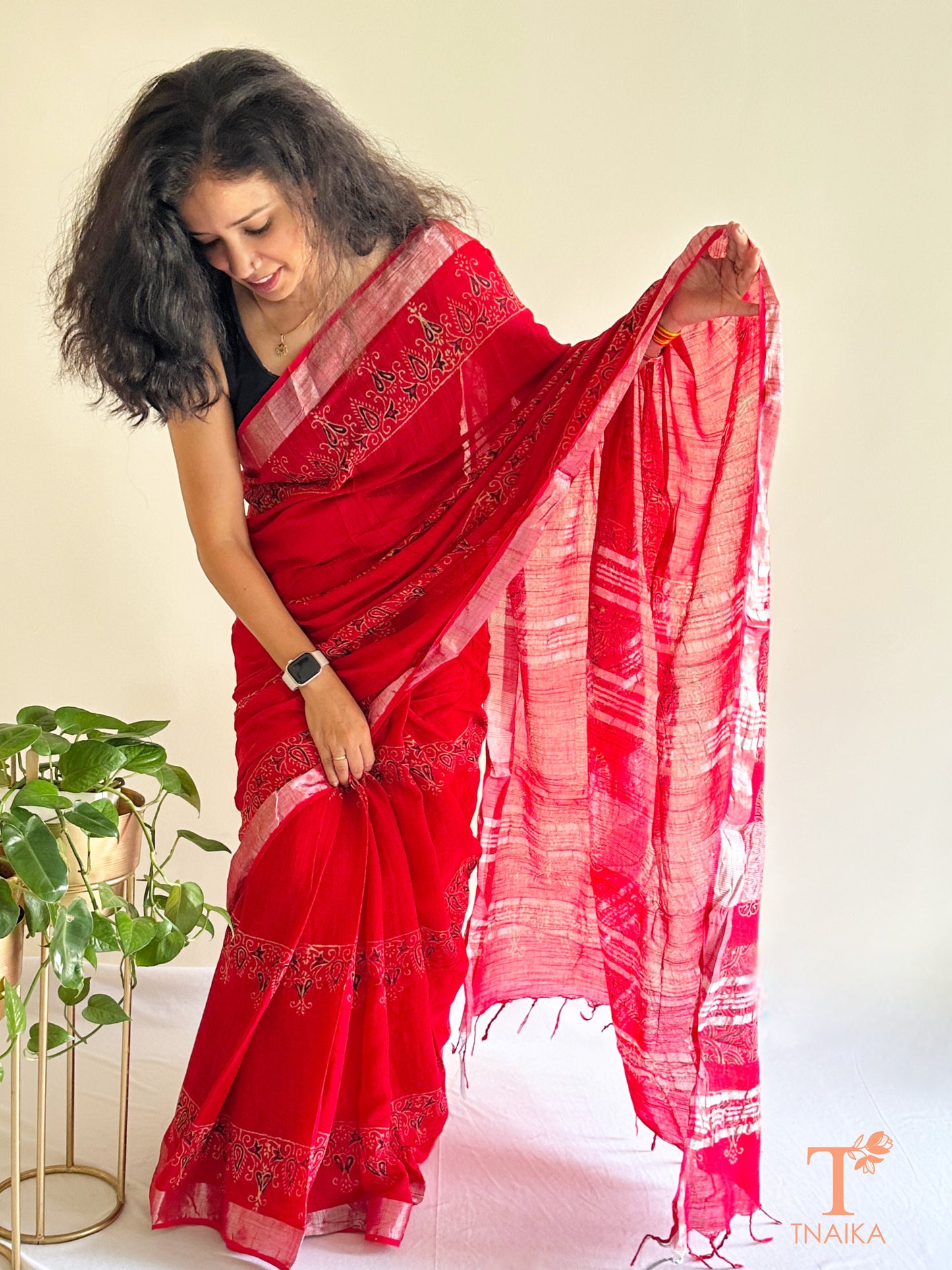 breathable cotton slub linen saree with natural dye