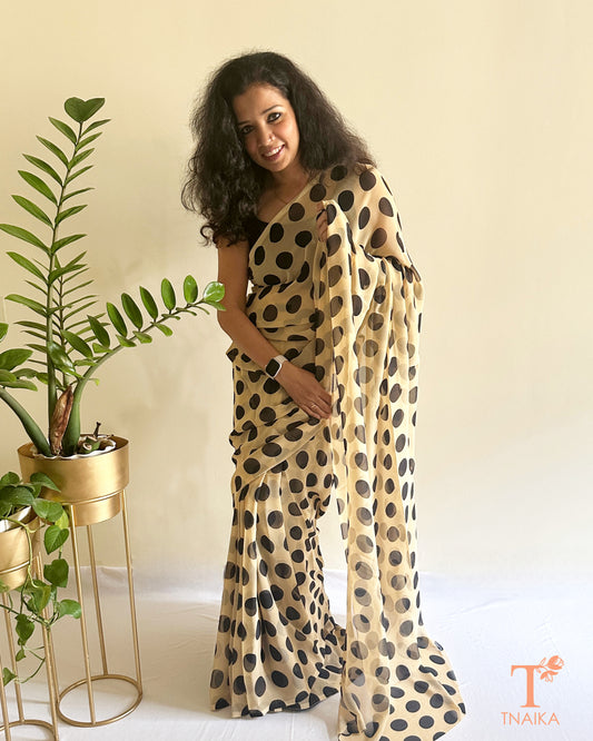 monochrome big polka dot saree for women