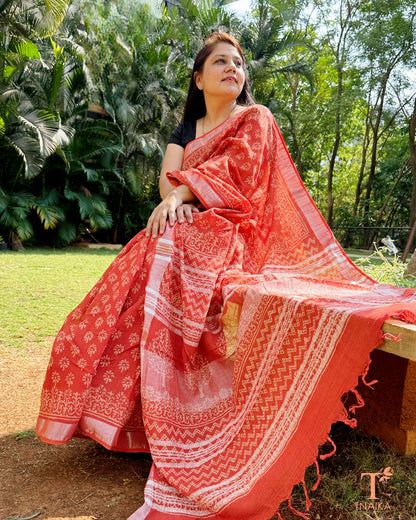 premium slub weave saree with ethnic print design