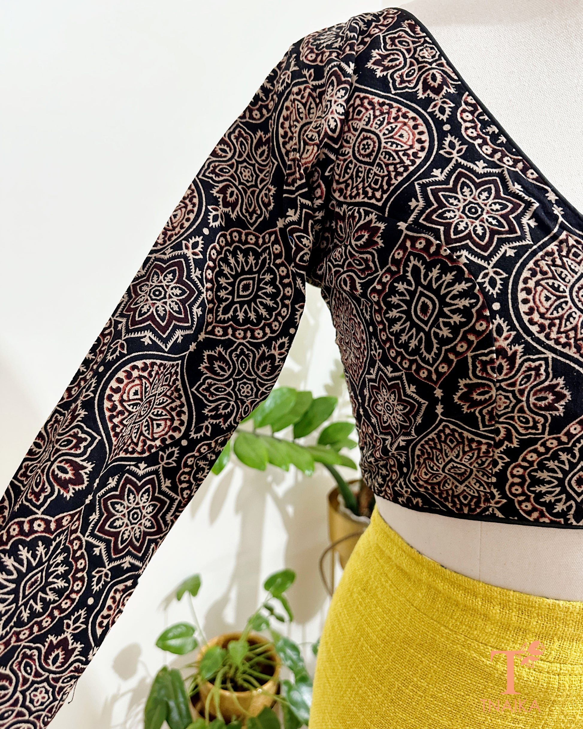 Tnaika™ Ajrakh blouse detailed sleeve design