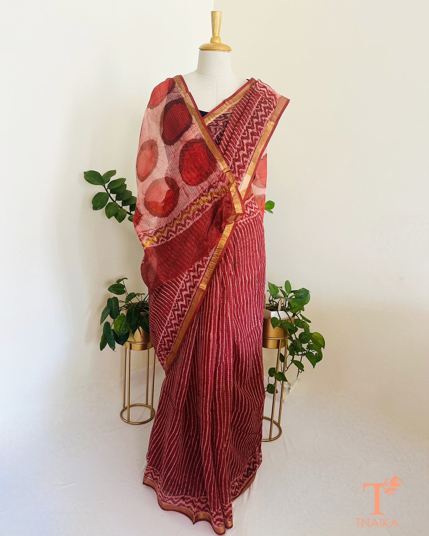 kota doria cotton saree lightweight sheer fabric Tnaika