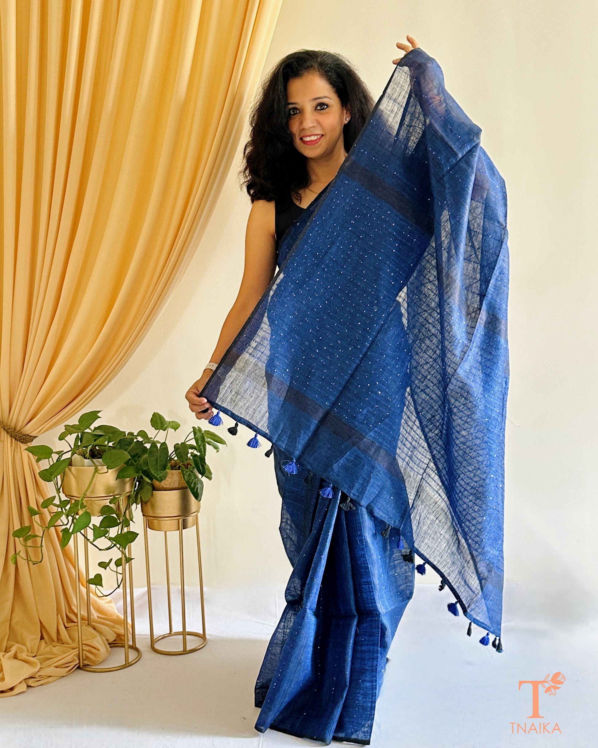 Handwoven style linen saree close-up