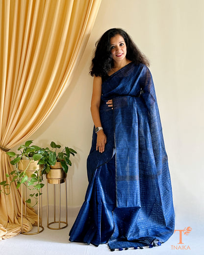 Tnaika™ premium linen saree flow and fall