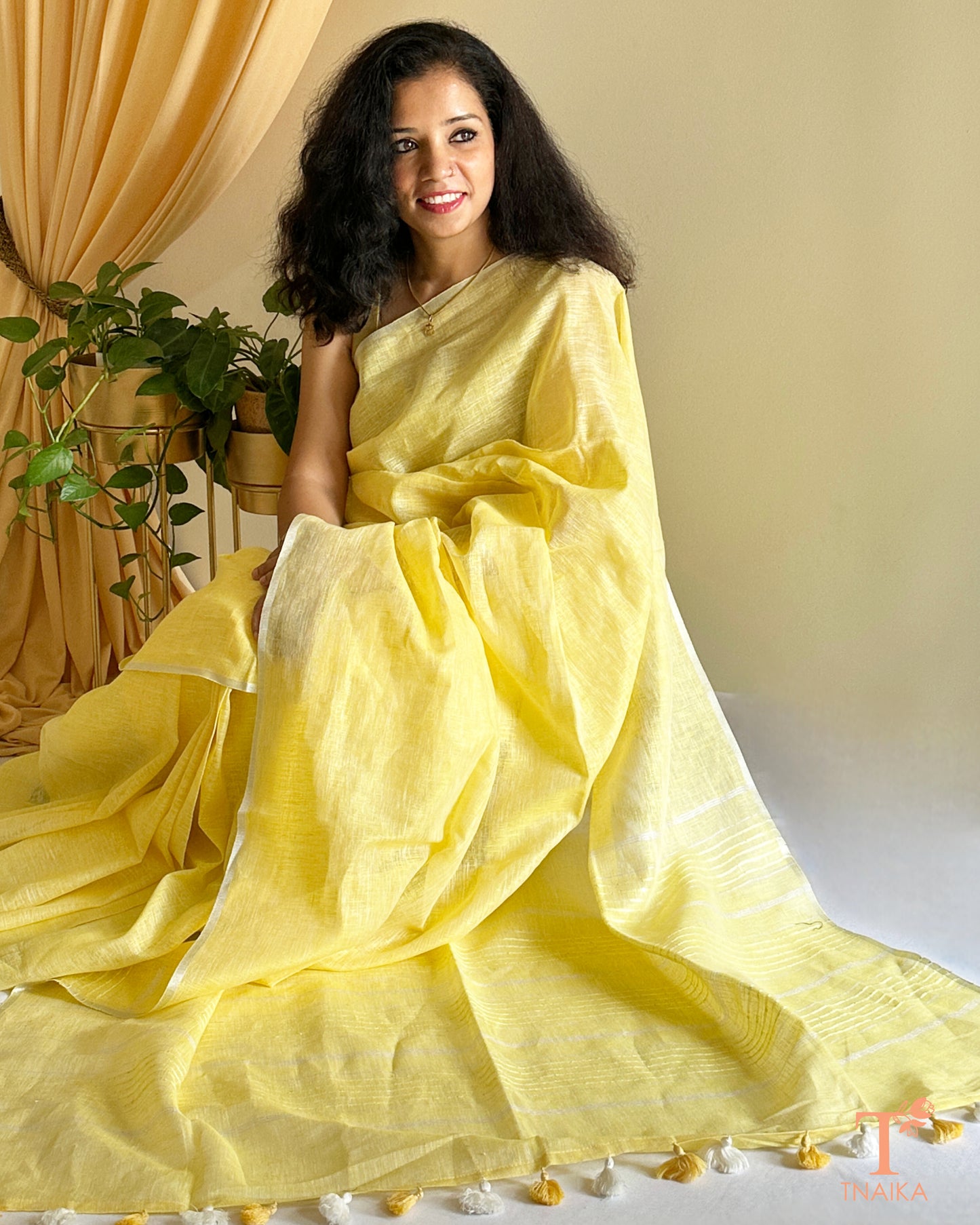 Lemon yellow Linen saree with sequence detail in pallu