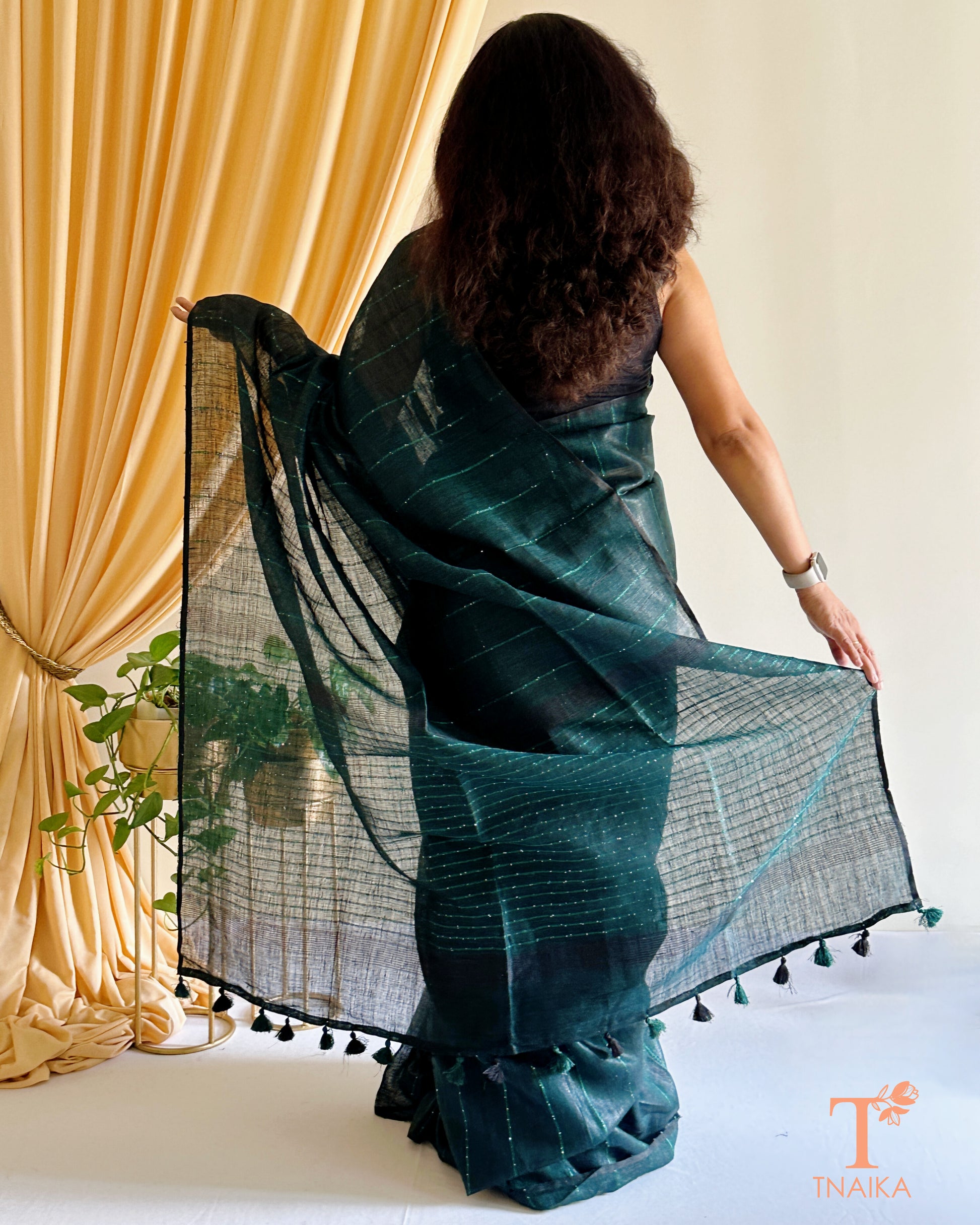 breathable premium linen saree with traditional weave