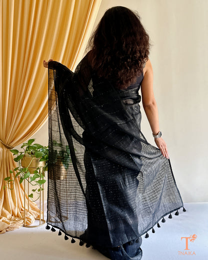 breathable premium linen saree with traditional weave