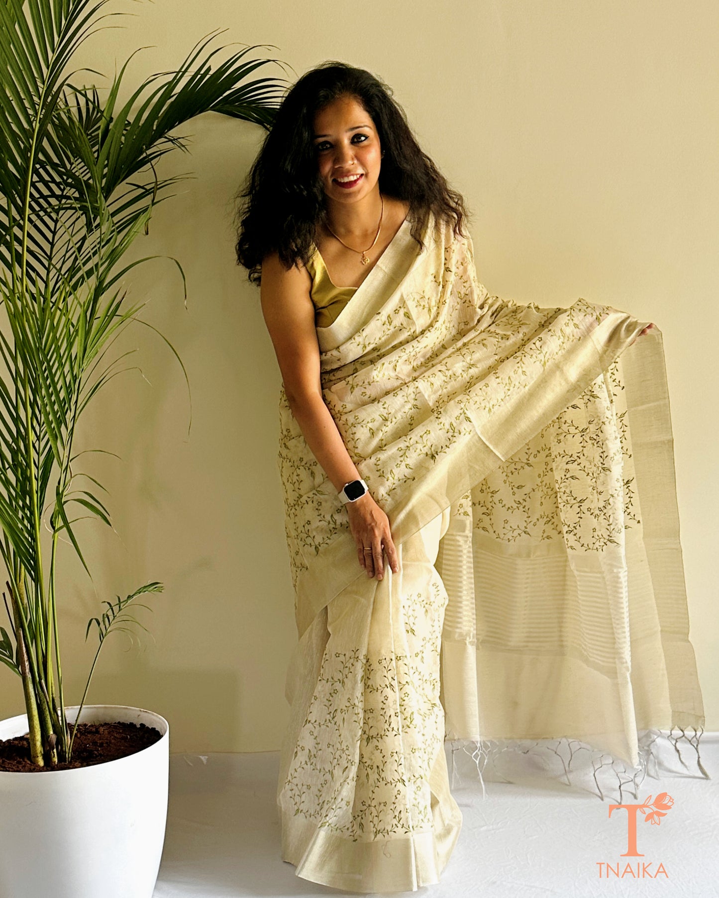 Ivory Chanderi tissue saree with delicate embroidered leaf jaal
