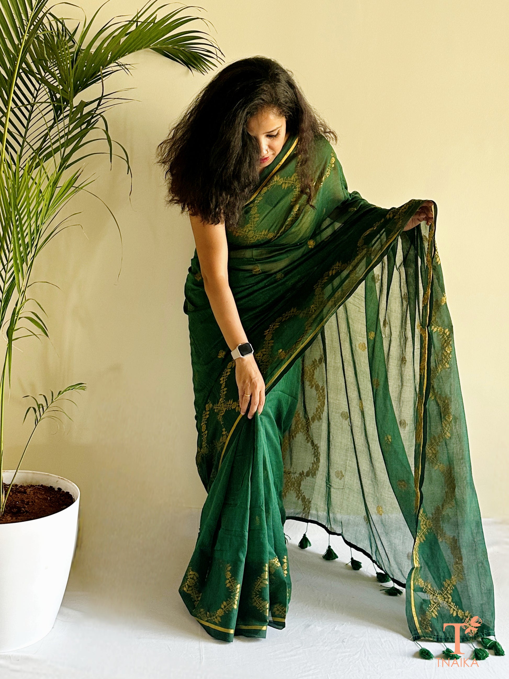 Elegant everyday saree in breathable mul cotton with woven gold detailing