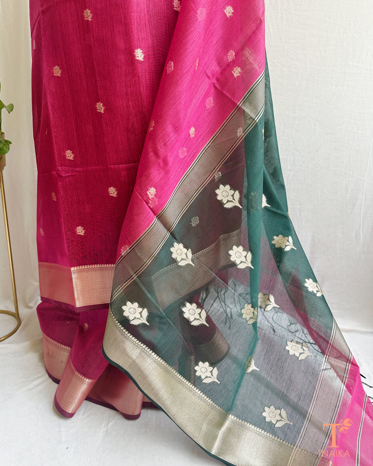 Lightweight Maheshwari cotton saree with woven zari motifs