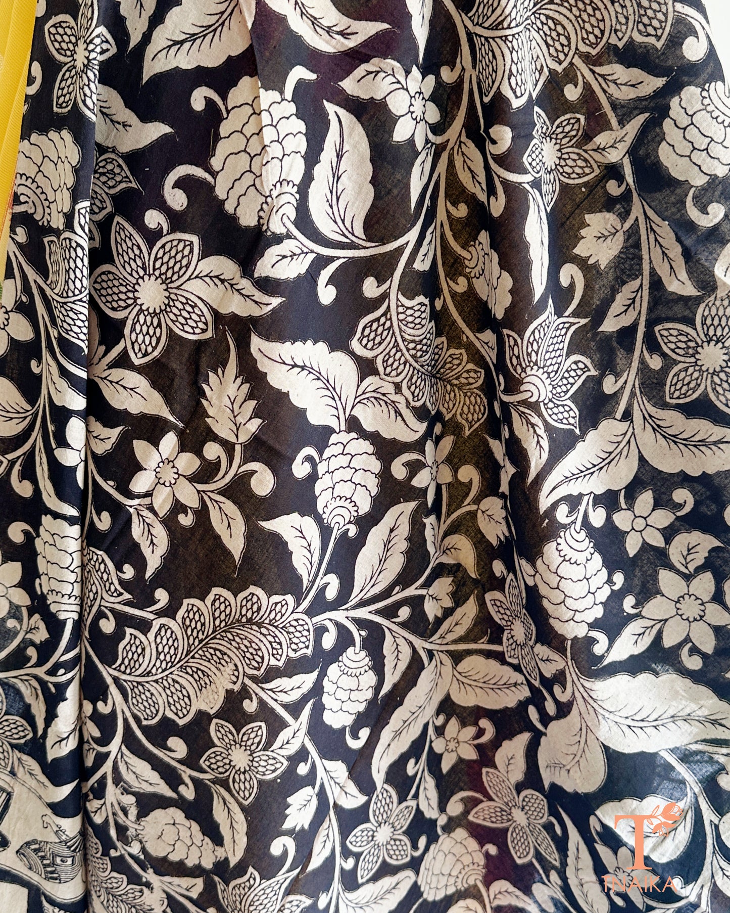 Monochrome floral Kalamkari dupatta featuring musical motif borders in soft breathable cotton