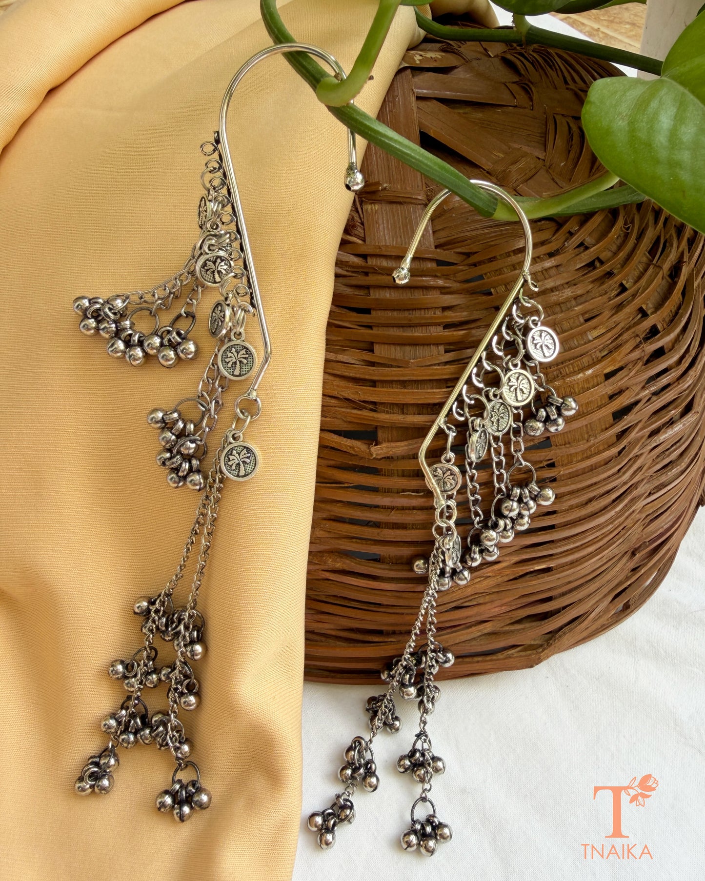 cascading chain danglers