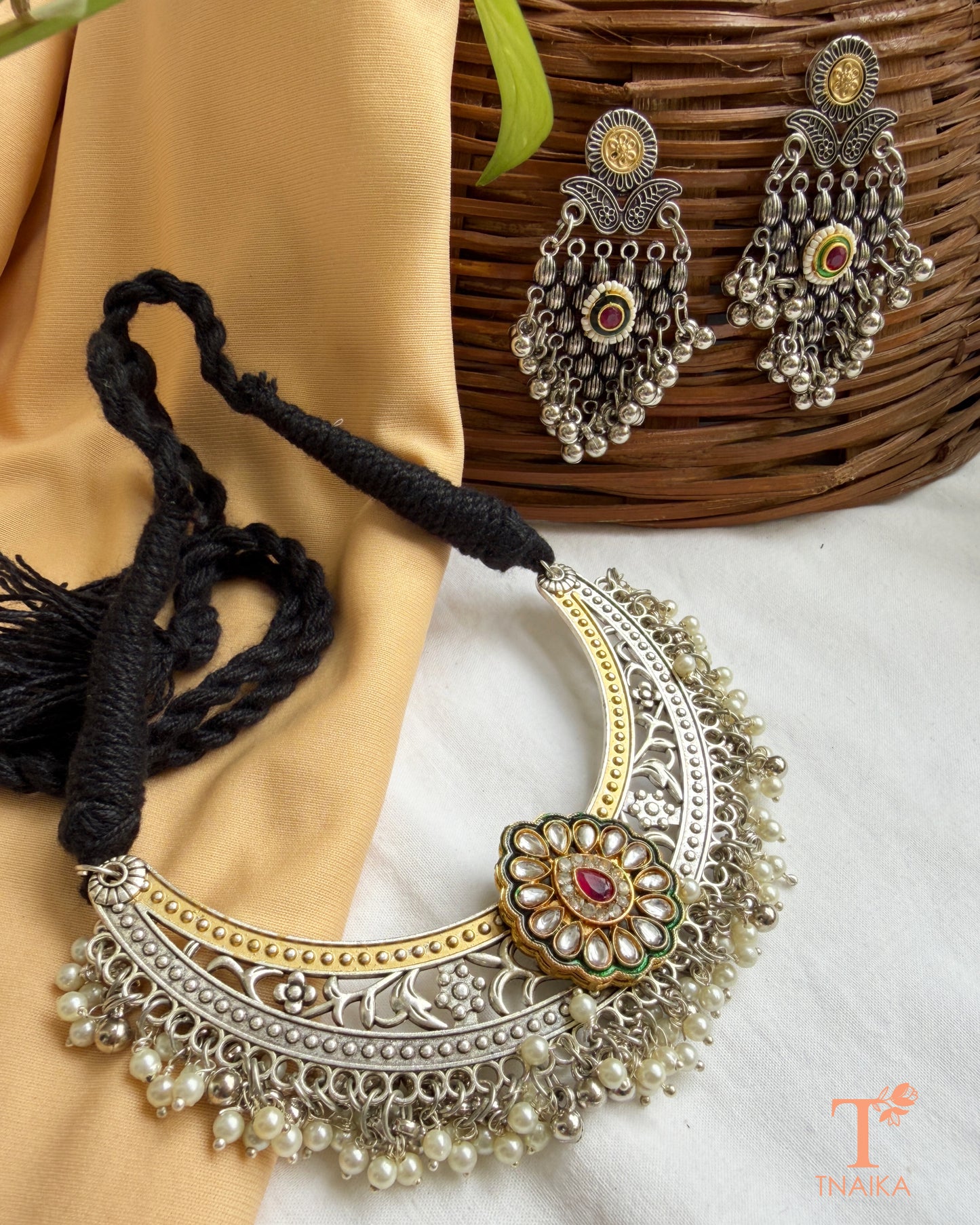 Rajwadi Pearl Hasli Choker Set