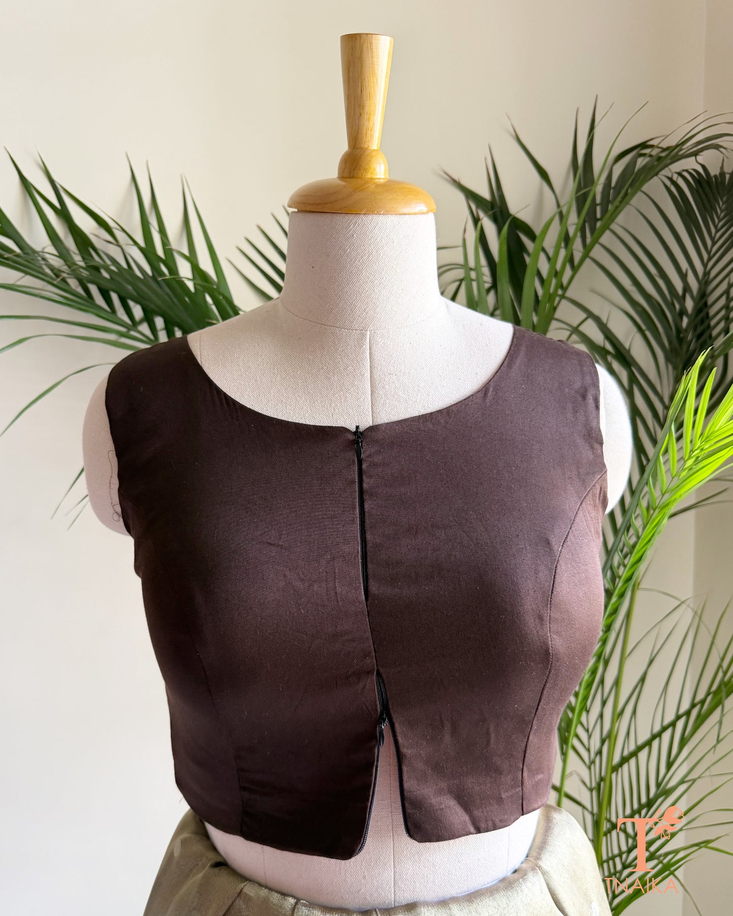 Bottom zip for comfort fit