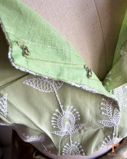 Lining attached inside 