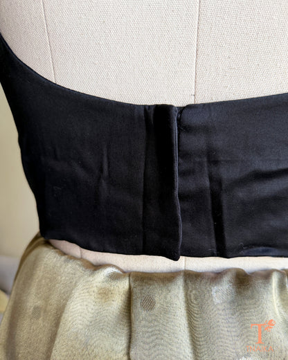 Broad back closure with 