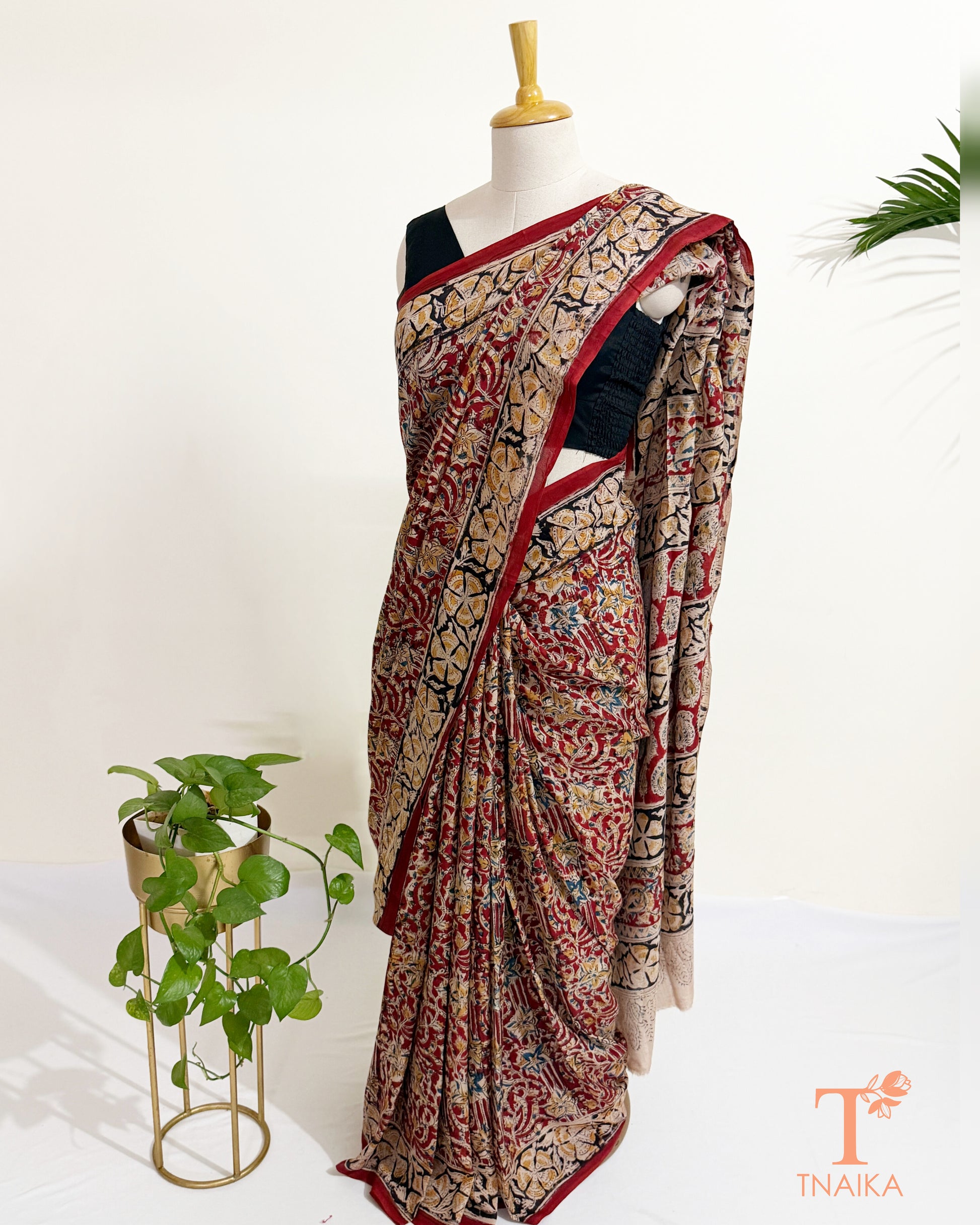 Full drape view of earthy Chennur silk Kalamkari saree
