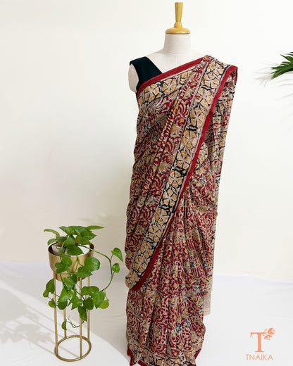 Border detail of Chennur silk Kalamkari saree in natural tones