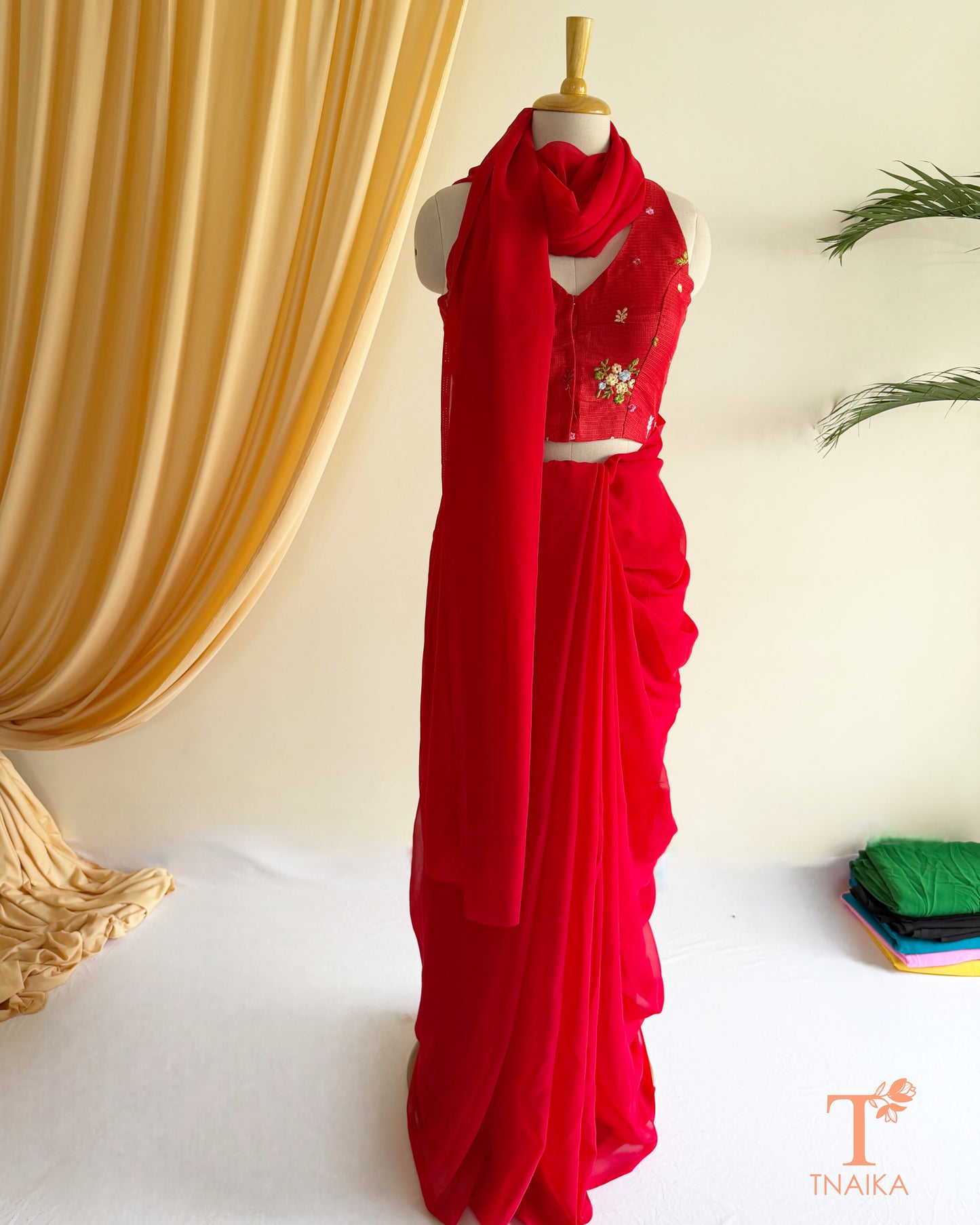 Classic plain georgette saree with a beautiful flowing fall.