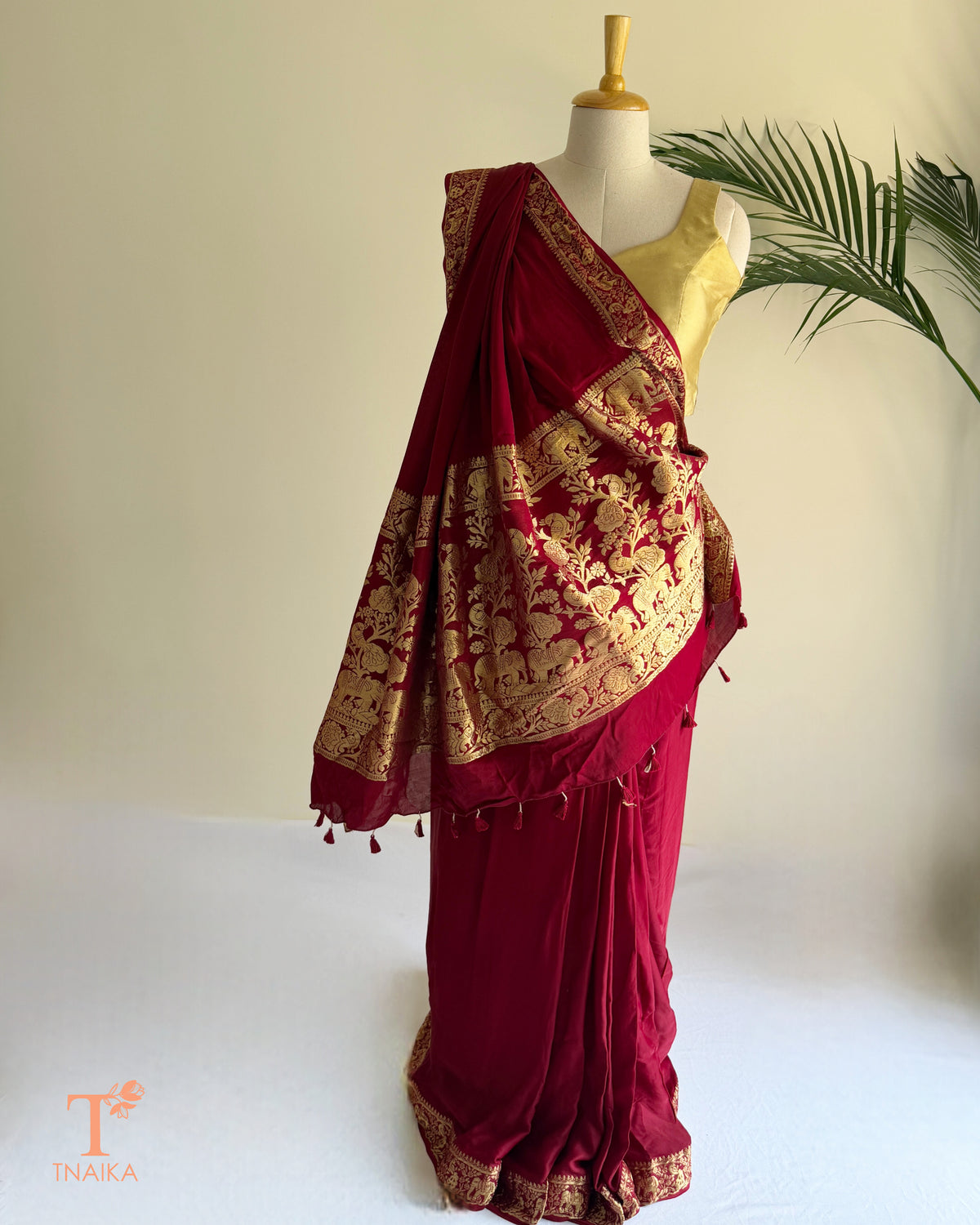 Soft modal saree with woven pallu work