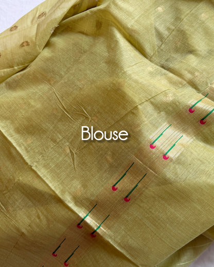 Running blouse with saree