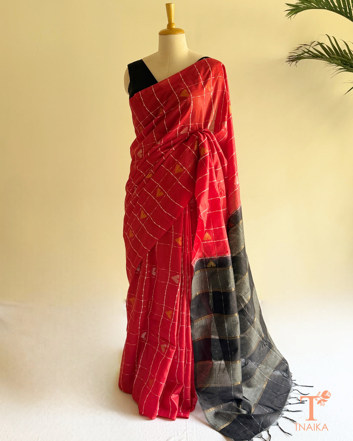 Bhagalpuri semi Tussar silk saree with an elegant traditional design