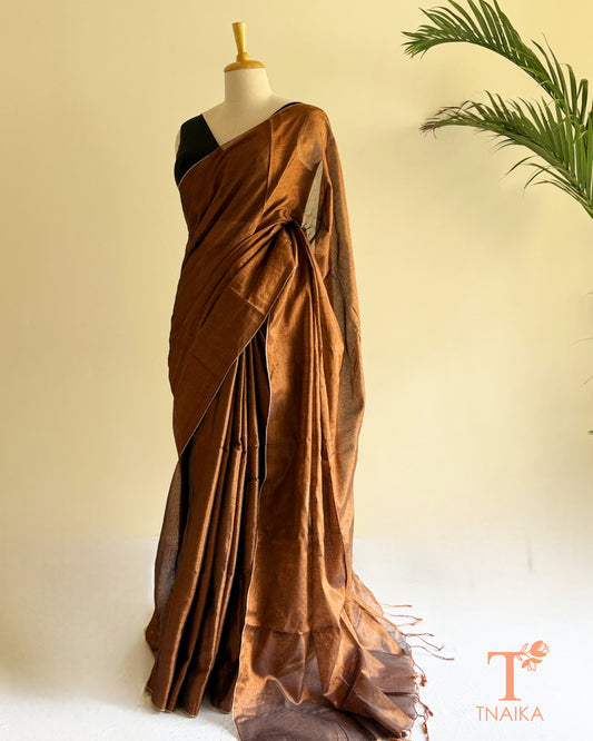 Lightweight tissue silk saree with a beautiful metallic sheen