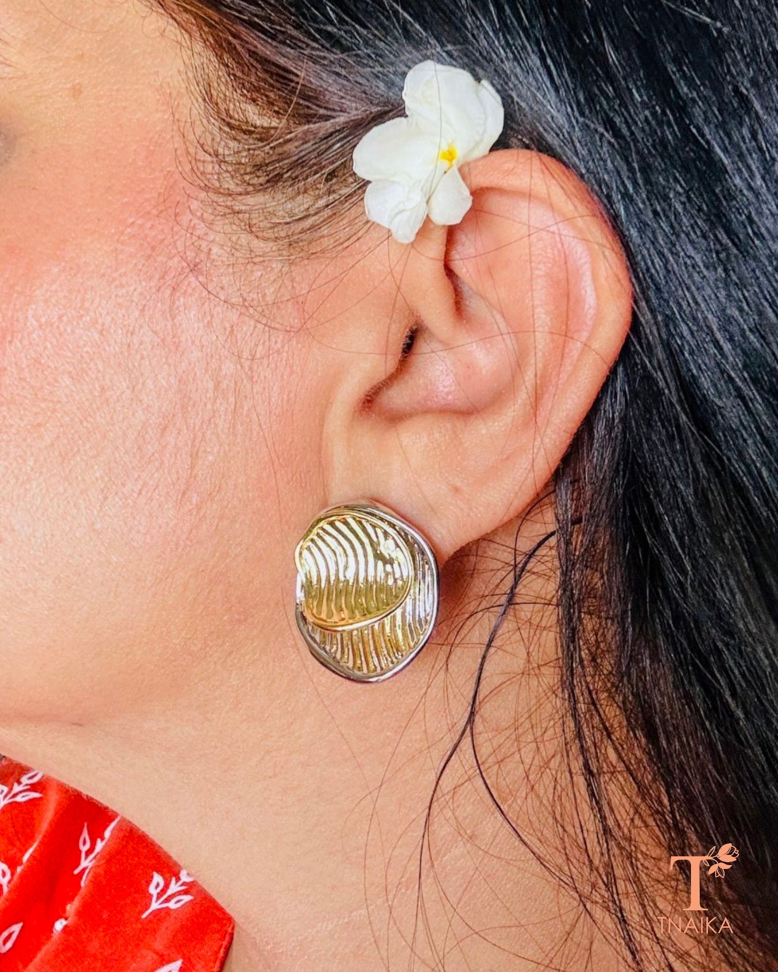Water-resistant fashion jewelry
Tarnish-resistant stainless steel
Stylish jewelry for everyday wear
Drop earrings with modern design
Anti-tarnish waterproof accessories
Long-lasting stainless steel earrings
Easy-care drop earrings
Casual drop earrings
Sleek waterproof earrings
Durable fashion earrings