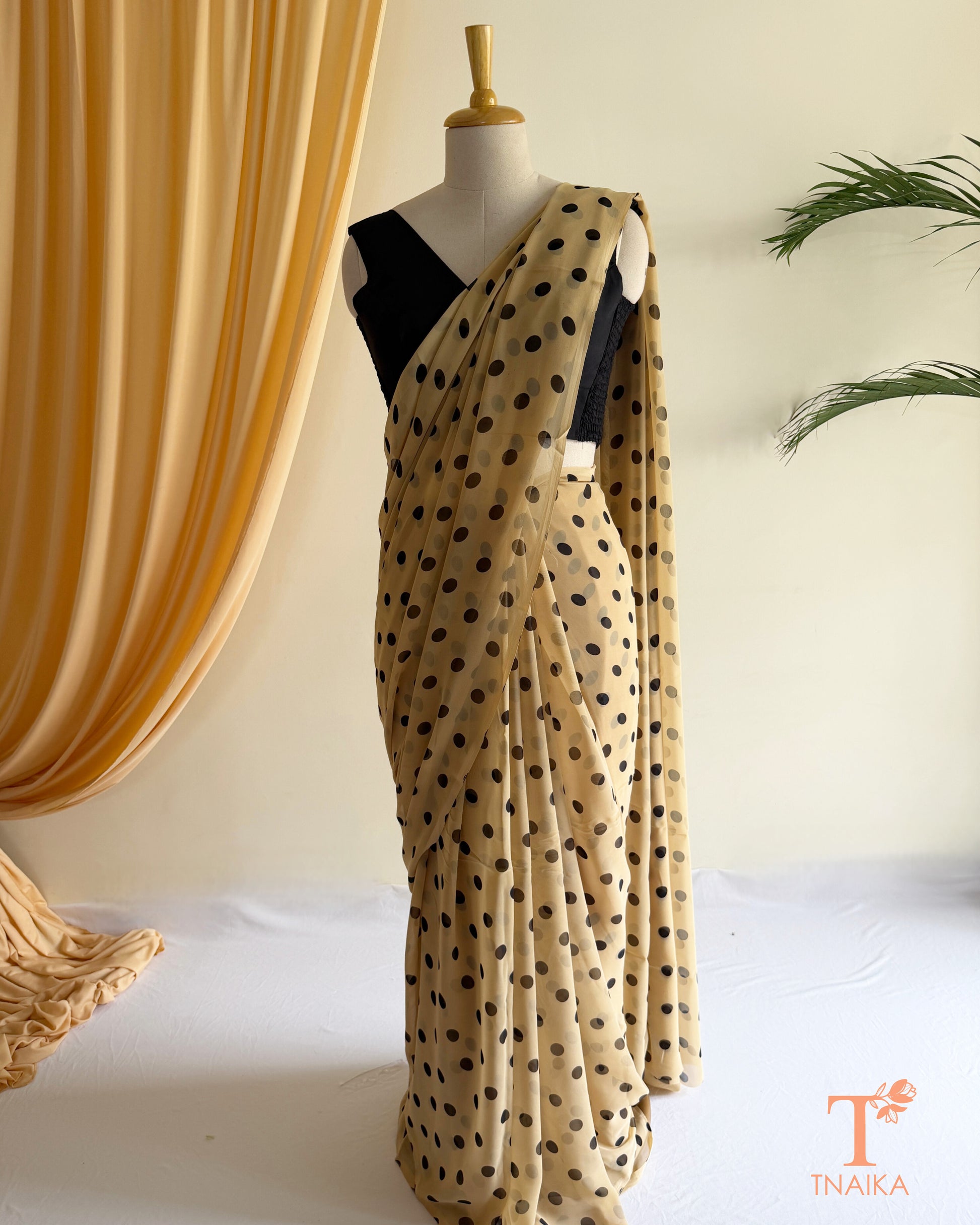 Polka dot georgette saree in soft lightweight fabric