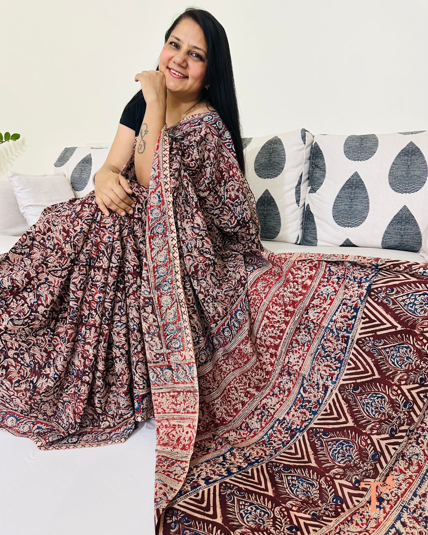 Border detail of Chennur silk Kalamkari saree in natural tones