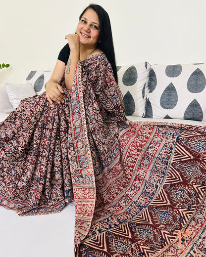 Border detail of Chennur silk Kalamkari saree in natural tones