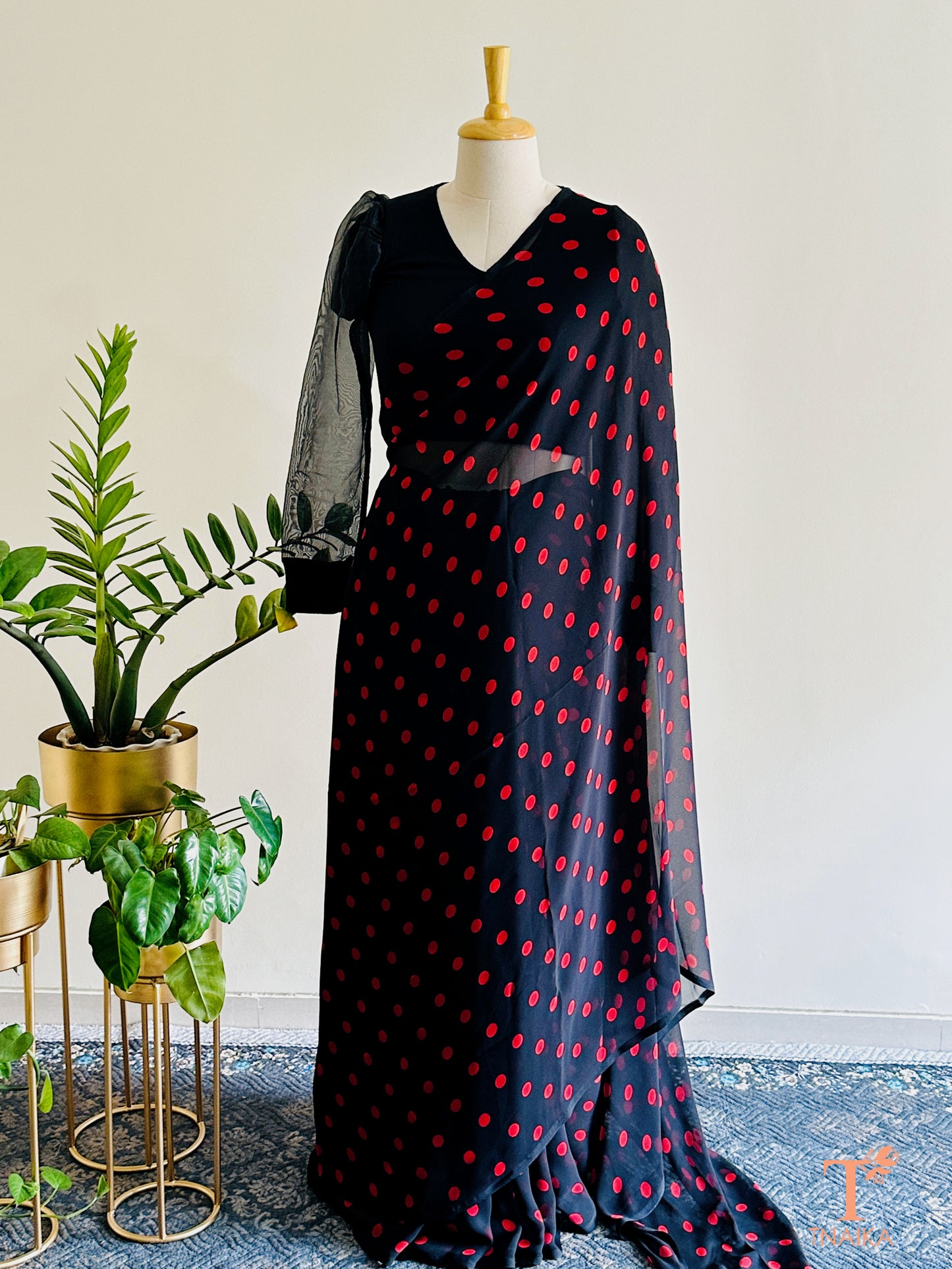 Classic georgette saree with polka dot pattern for women