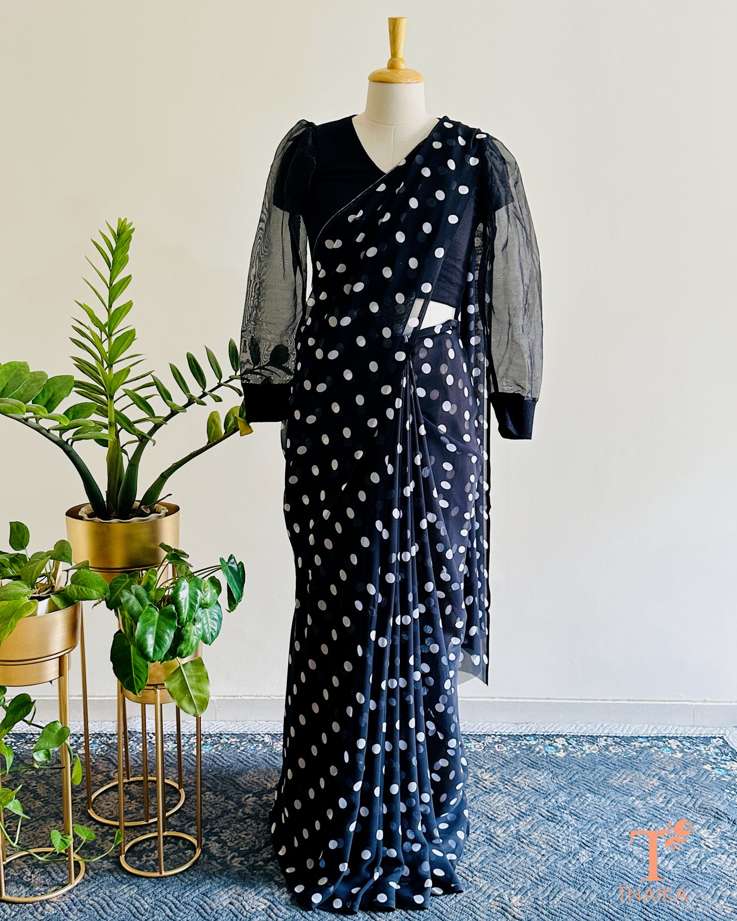 Polka dot georgette saree in soft lightweight fabric
