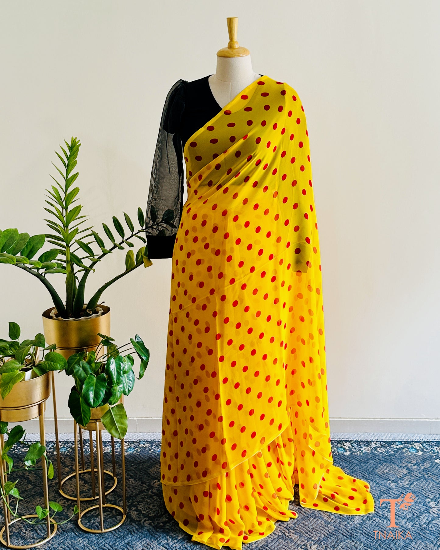 Classic georgette saree with polka dot pattern for women