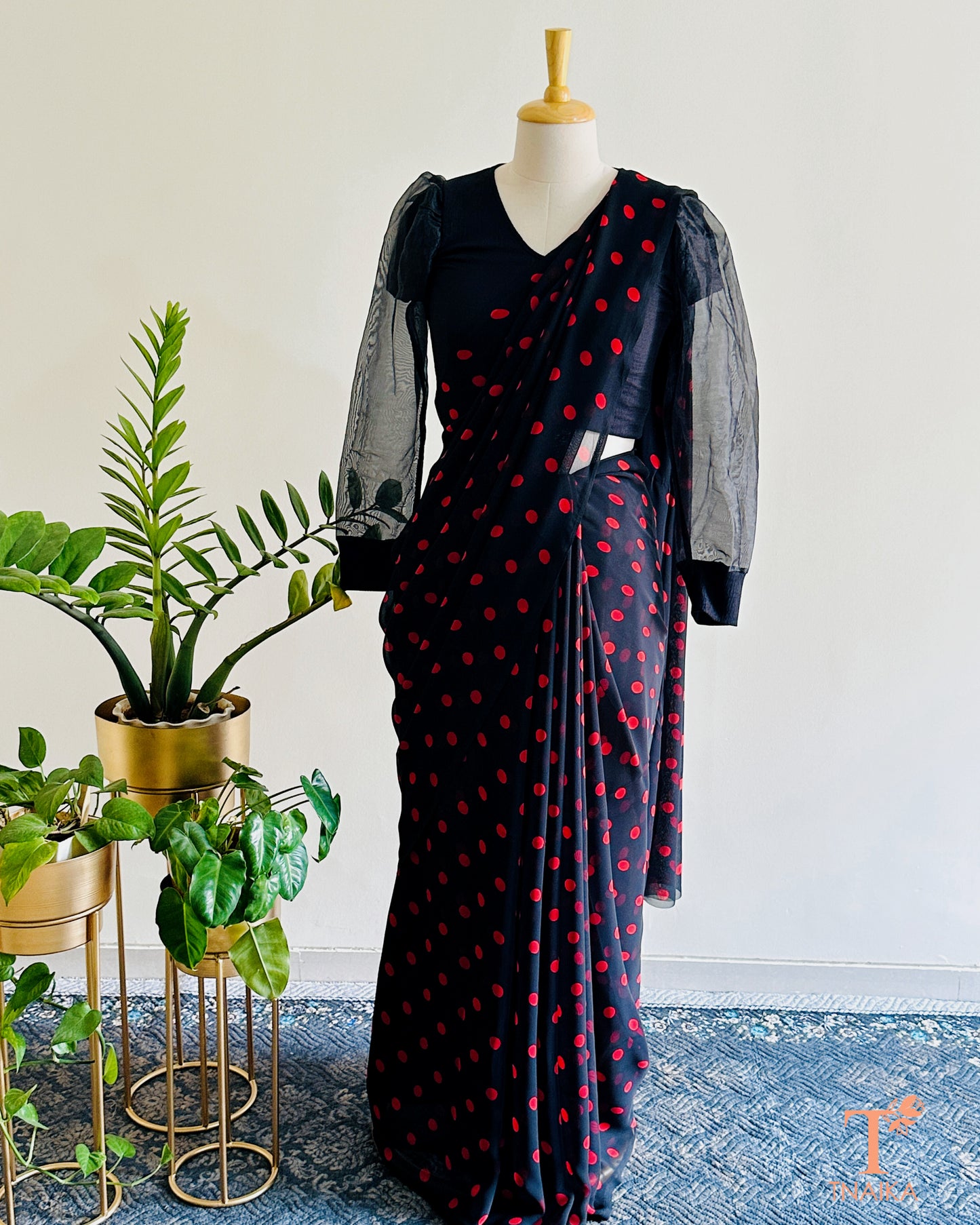 Classic georgette saree with polka dot pattern for women